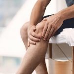 Гемартроз колена диагностируют чаще всего у людей 30-40 лет